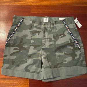 GAP Girlfriend Chino shorts NWT